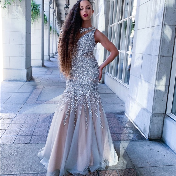 Dresses & Skirts - Stunning crystal mermaid gown